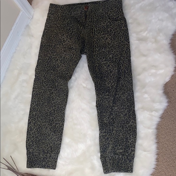 COPY - Green army animal print pants - Picture 4 of 6